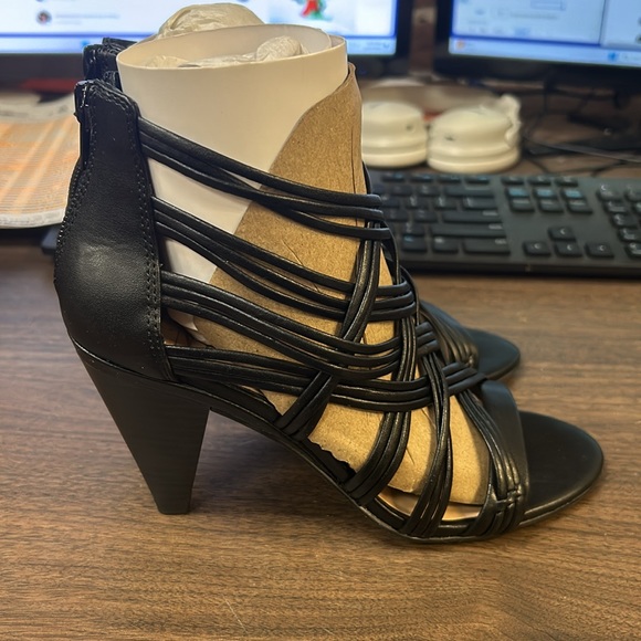 INC International Concepts Womens Gustavap Open Toe Casual Black Sm Size 5.0 - Picture 4 of 4